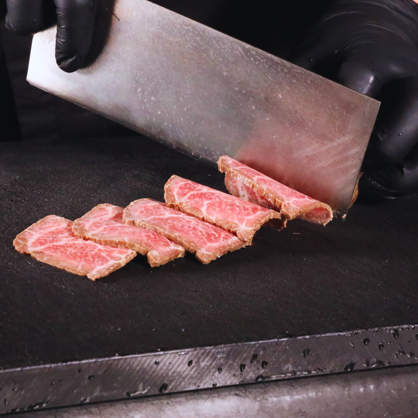 A5ランク専門店 黒毛和牛 ローストビーフブロック(ソース付き) 加工肉製品