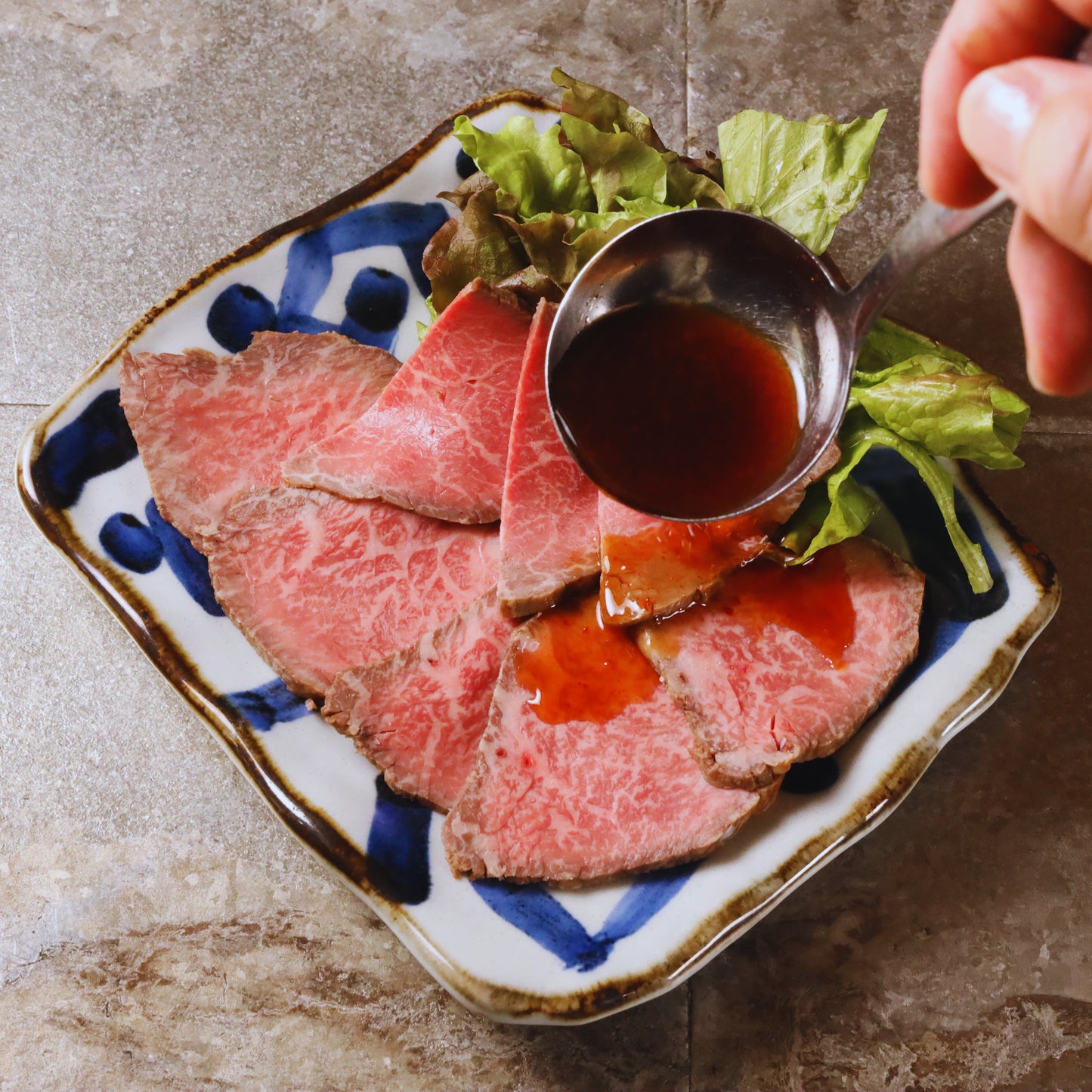 A5ランク専門店 黒毛和牛 ローストビーフブロック(ソース付き) 加工肉製品
