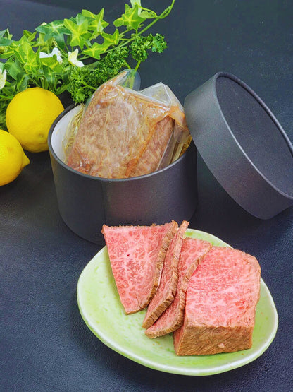 A5ランク専門店 黒毛和牛 ローストビーフブロック（ソース付き） 加工肉製品